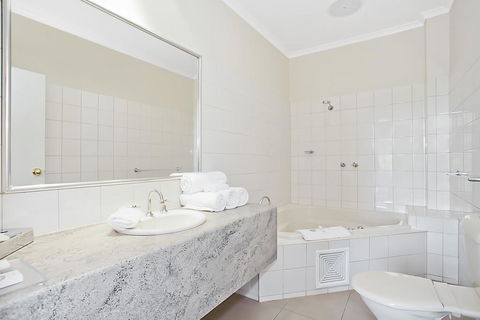 Quality Inn & Suites The Menzies - Whitsundays Accommodation 31