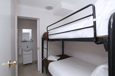 Quality Inn & Suites The Menzies - Whitsundays Accommodation 27