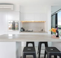 Modern Apartment in the heart of St Kilda - Whitsundays Accommodation