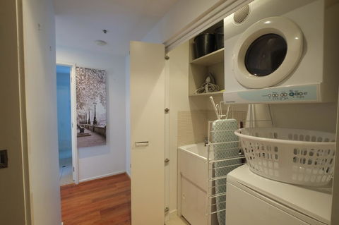 ACD Apartments - Whitsundays Accommodation 5