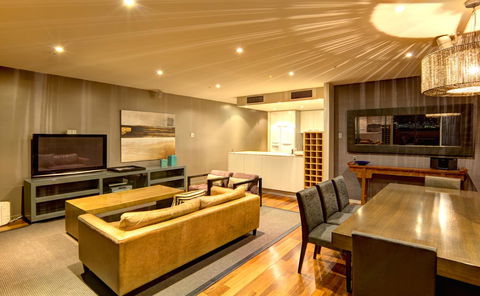 ACD Apartments - Whitsundays Accommodation 0
