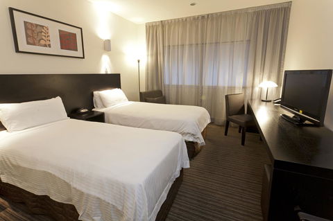 Causeway 353 Hotel - Whitsundays Accommodation 6