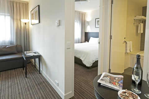 Causeway 353 Hotel - Whitsundays Accommodation 33
