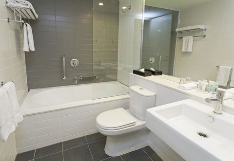 Causeway 353 Hotel - Whitsundays Accommodation 28