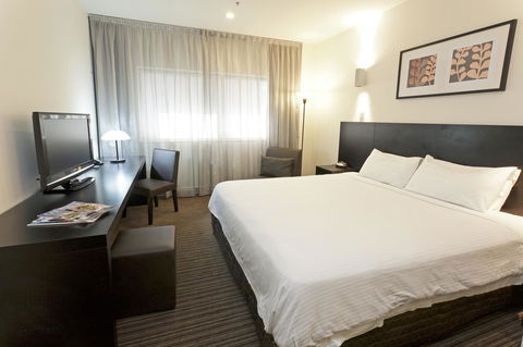 Causeway 353 Hotel - Whitsundays Accommodation 0