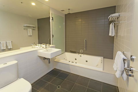 Causeway 353 Hotel - Whitsundays Accommodation 35