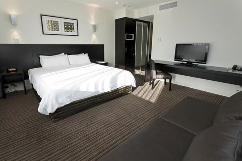 Causeway 353 Hotel - Whitsundays Accommodation 8