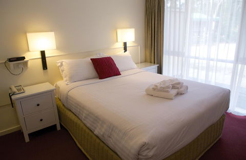 Sanctuary House Resort Motel - Whitsundays Accommodation 9