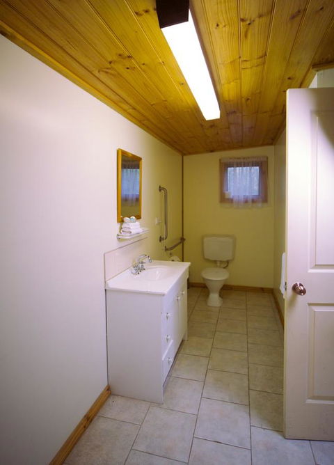 Sanctuary House Resort Motel - Whitsundays Accommodation 21