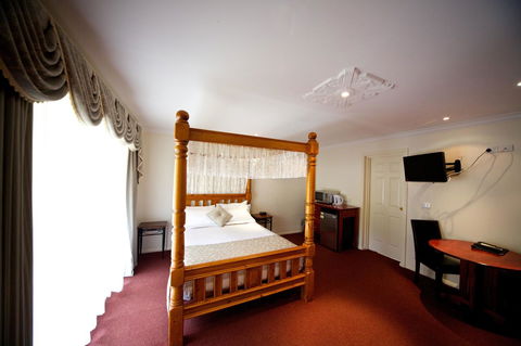 Sanctuary House Resort Motel - Whitsundays Accommodation 19