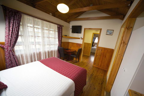 Sanctuary House Resort Motel - Whitsundays Accommodation 3