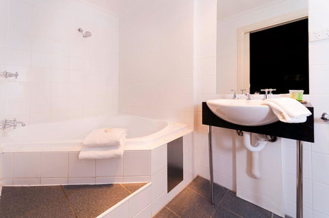 Athelstane House - Whitsundays Accommodation 20