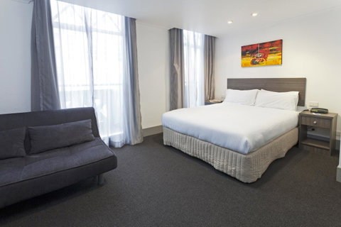 Causeway Inn On The Mall - Whitsundays Accommodation 9