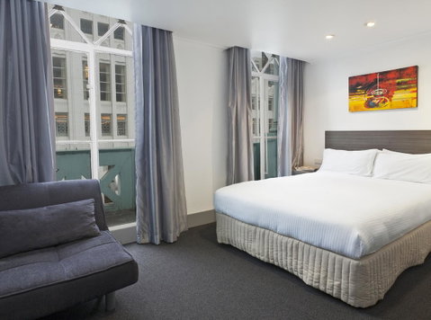 Causeway Inn On The Mall - Whitsundays Accommodation 0