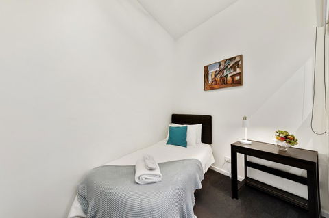 Signature Waterfront Apartments - Whitsundays Accommodation 1