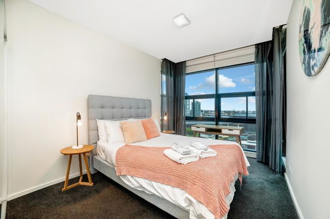 Signature Waterfront Apartments - Whitsundays Accommodation 17