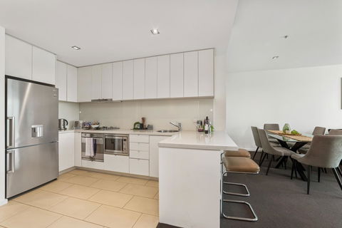 Signature Waterfront Apartments - Whitsundays Accommodation 24
