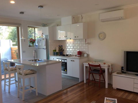Avilla By The Bay - Whitsundays Accommodation 25