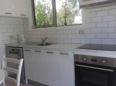 Avilla By The Bay - Whitsundays Accommodation 11