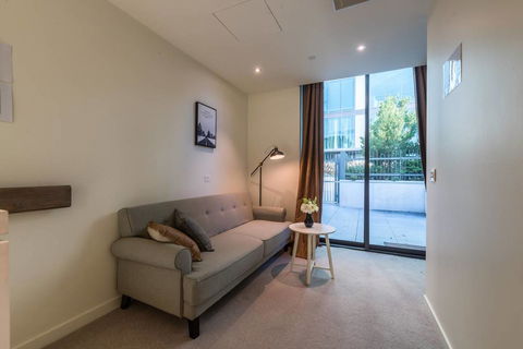 Waterfront 3 Bedroom Luxury Home Victoria Harbour - Whitsundays Accommodation 7