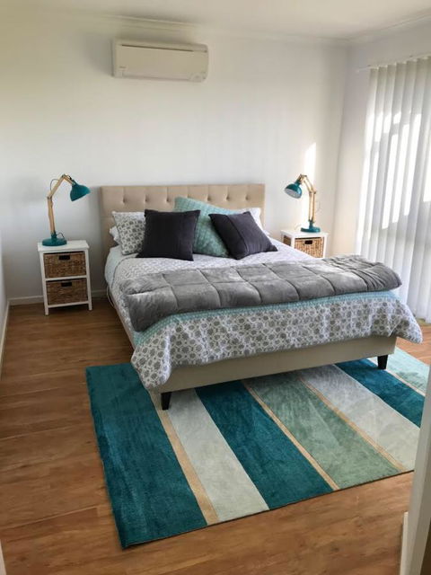 Sunsets On Martyrs Luxury Coastal Beach House Peterborough - Whitsundays Accommodation 14