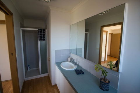 Sunsets On Martyrs Luxury Coastal Beach House Peterborough - Whitsundays Accommodation 18
