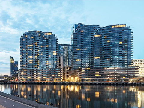 Brilliant Victoria Harbour Waterfront - Whitsundays Accommodation 21
