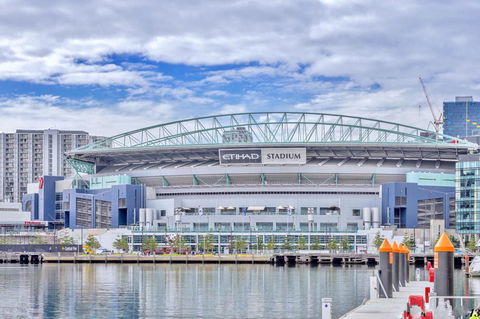 Brilliant Victoria Harbour Waterfront - Whitsundays Accommodation 10