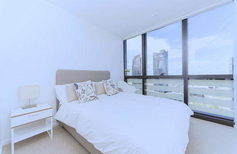 Brilliant Victoria Harbour Waterfront - Whitsundays Accommodation 2