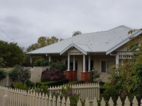 Healesville House - Fig Tree House - Whitsundays Accommodation 2