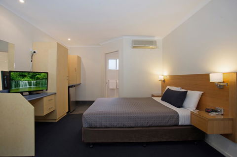 Hamilton Townhouse Motel - Whitsundays Accommodation 23