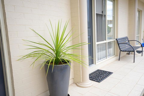 Hamilton Townhouse Motel - Whitsundays Accommodation 8