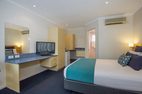 Hamilton Townhouse Motel - Whitsundays Accommodation 20