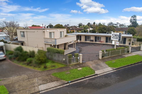 Hamilton Townhouse Motel - Whitsundays Accommodation 7