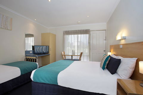 Hamilton Townhouse Motel - Whitsundays Accommodation 10