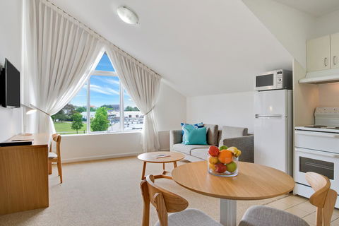 Aligned Corporate Residences Williamstown - Whitsundays Accommodation 10