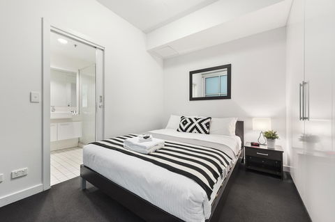 Docklands Private Collection - City Harbour Apartments - Whitsundays Accommodation 24
