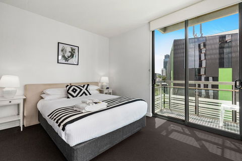 Docklands Private Collection - City Harbour Apartments - Whitsundays Accommodation 12