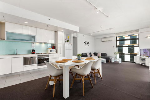 Docklands Private Collection - City Harbour Apartments - Whitsundays Accommodation 13