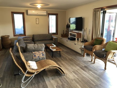 Beautiful, Cosy And Quiet - Whitsundays Accommodation 3