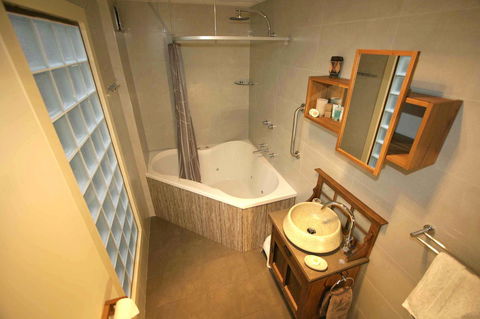 Azen Haven - Whitsundays Accommodation 20