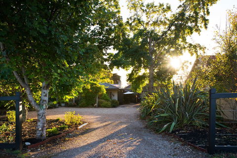 East Street Daylesford - Whitsundays Accommodation 7