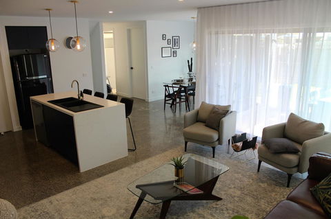 Escape On Birch - Whitsundays Accommodation 28