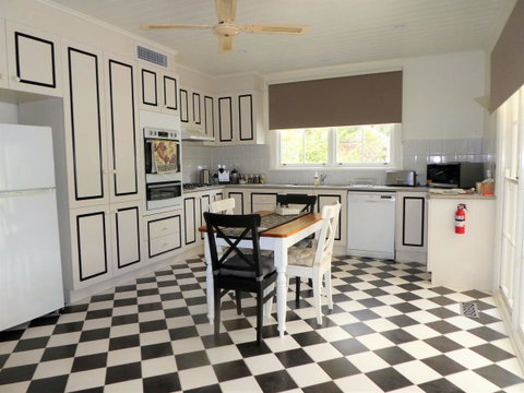 Fairbank House - Whitsundays Accommodation 10