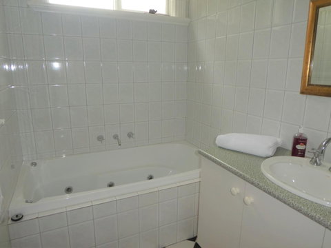 Fairbank House - Whitsundays Accommodation 14