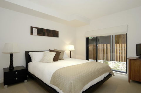 C-Scape Water Front Apartment - Whitsundays Accommodation 5