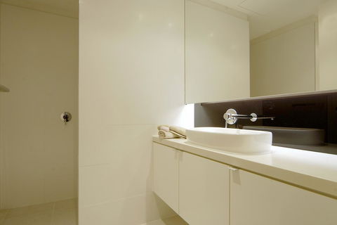 C-Scape Water Front Apartment - Whitsundays Accommodation 8