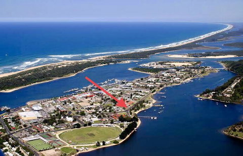 The Wheelhouse - 2BR Waterfront Apt In Town - Whitsundays Accommodation 16