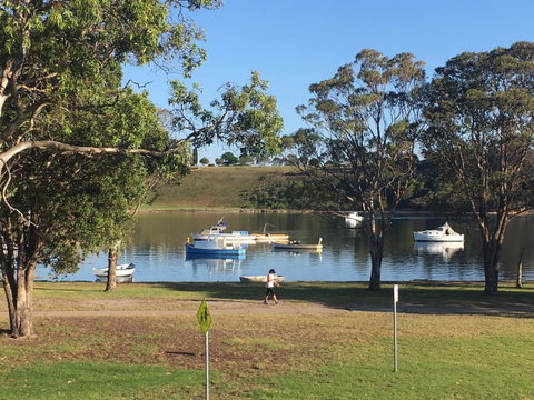The Wheelhouse - 2BR Waterfront Apt In Town - Whitsundays Accommodation 20