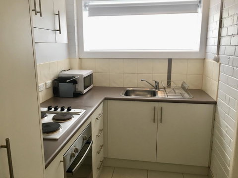 The Wheelhouse - 2BR Waterfront Apt In Town - Whitsundays Accommodation 11